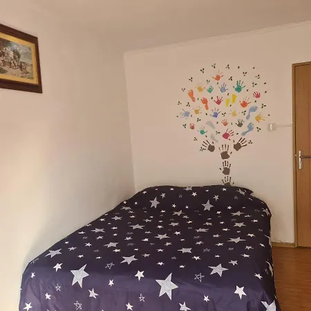 Mall Zone 100mp Apartment