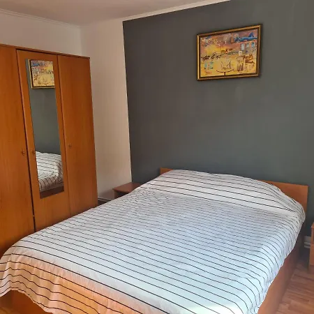 Mall Zone 100mp Apartment